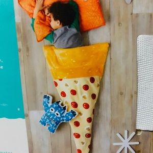 🍕Pillowfort Pizza throw tail Blanket